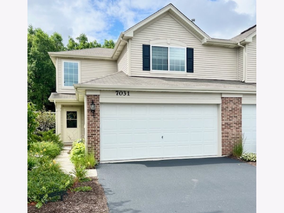 Townhomes Sold Country Club Hills Fox Lake Illinois, 7031 Country Club Hills