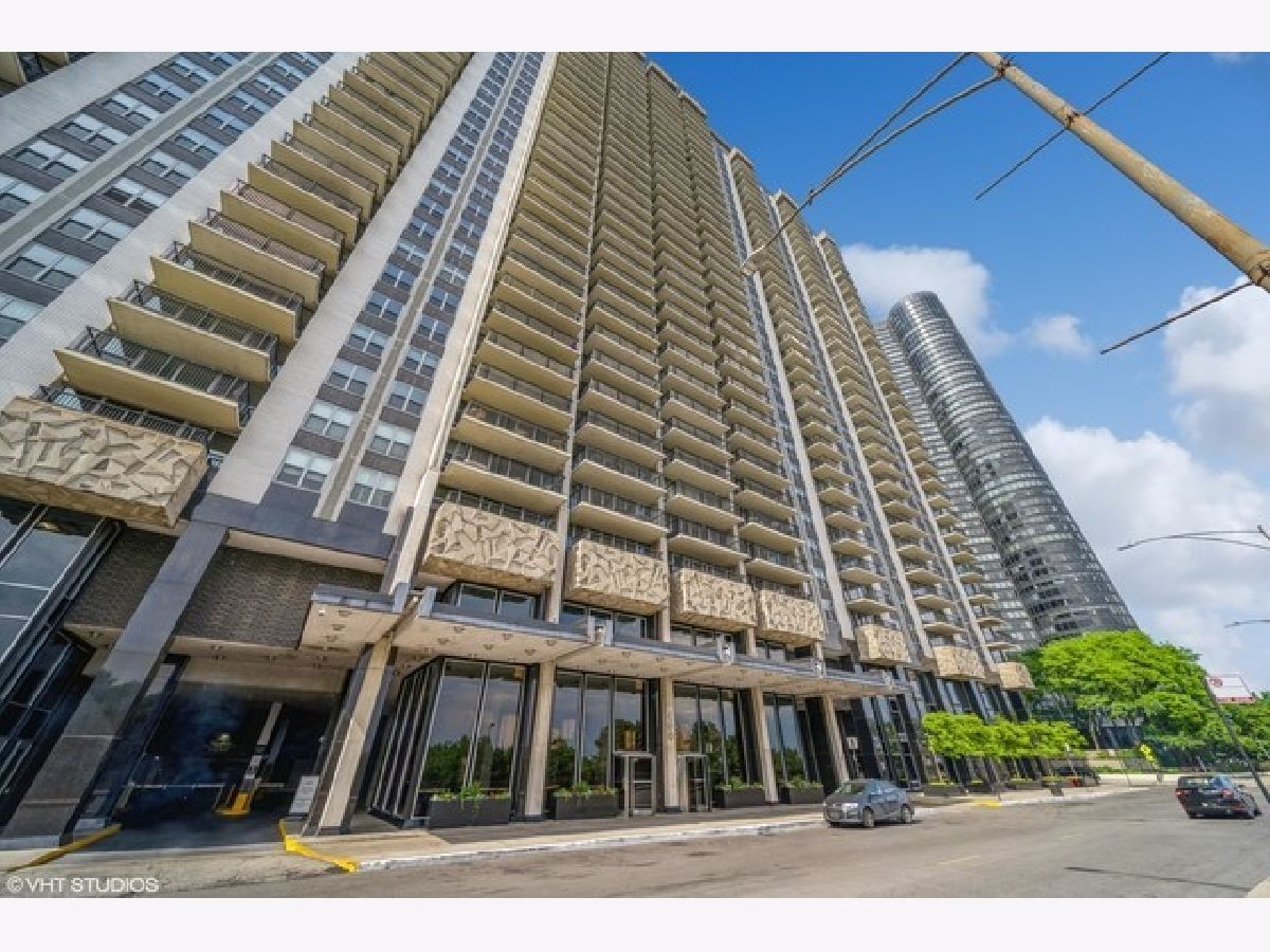 Condos & Townhomes Rented New Eastside Chicago Illinois, 400 Randolph
