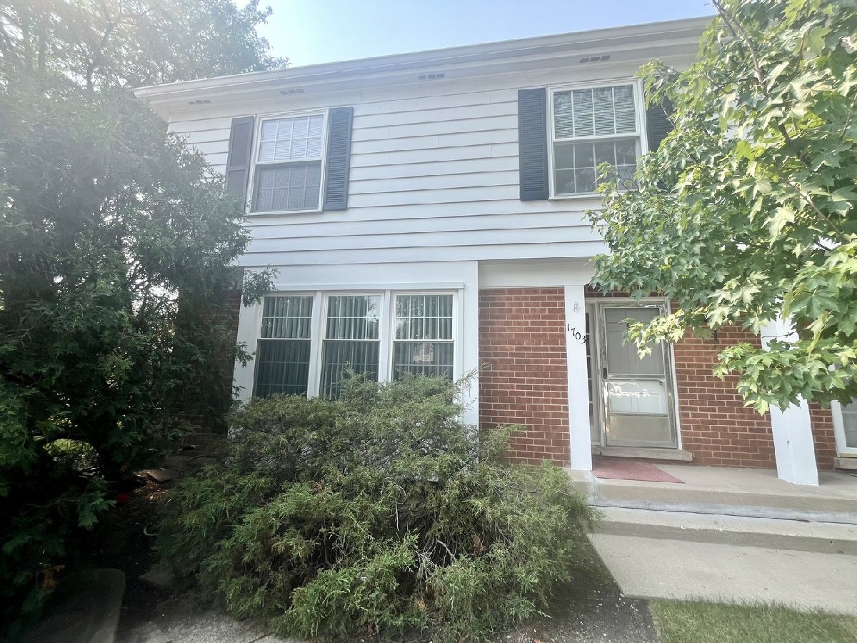  Rented Northfield Illinois, 1703 Colonial