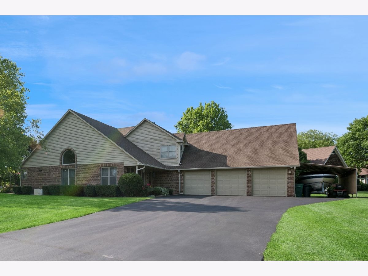 Homes For Sale Indian Trails Mundelein Illinois, 19466 Aspen Drive