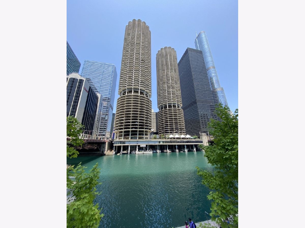 Condominiums Rented Marina Towers Chicago Illinois, 300 State