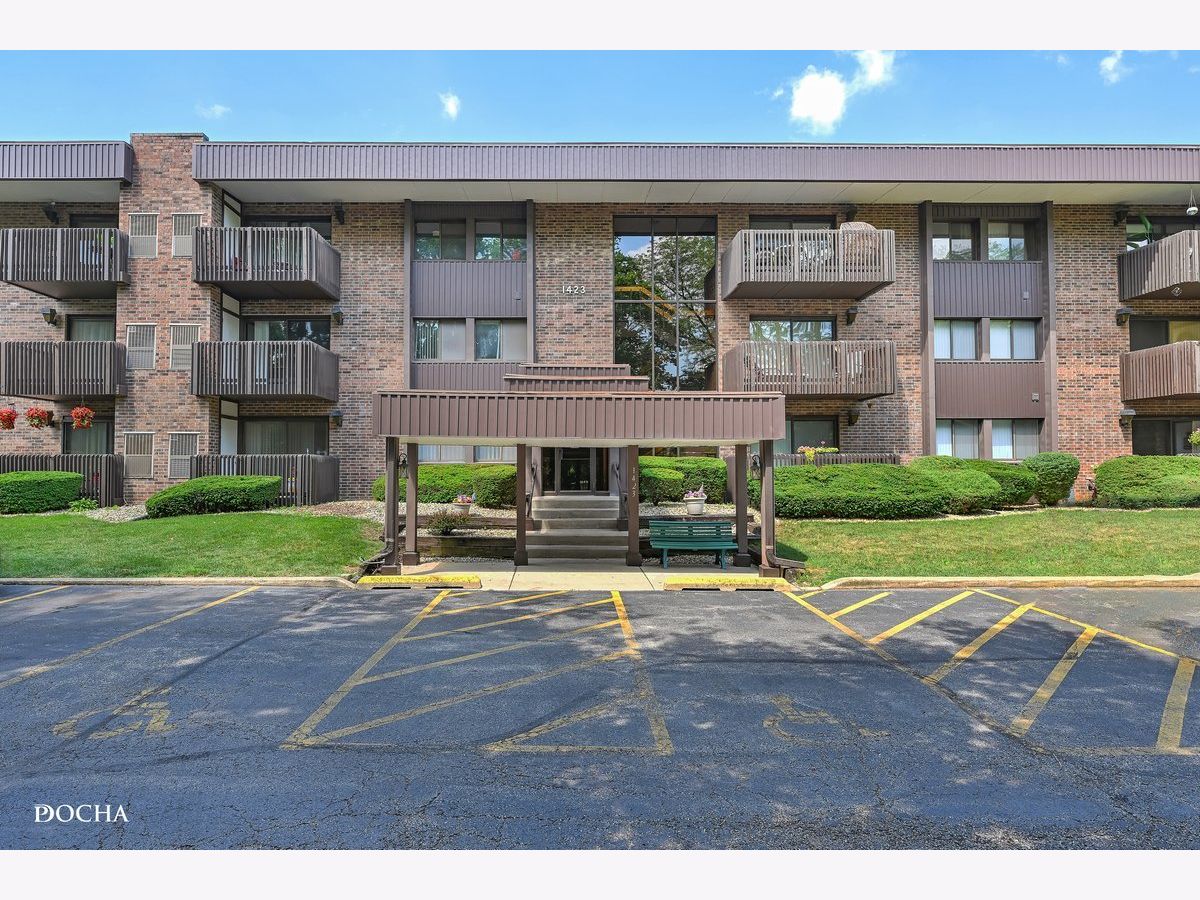 Condominiums Sold Woodlawn Terrace Joliet Illinois, 1423 Woodbridge