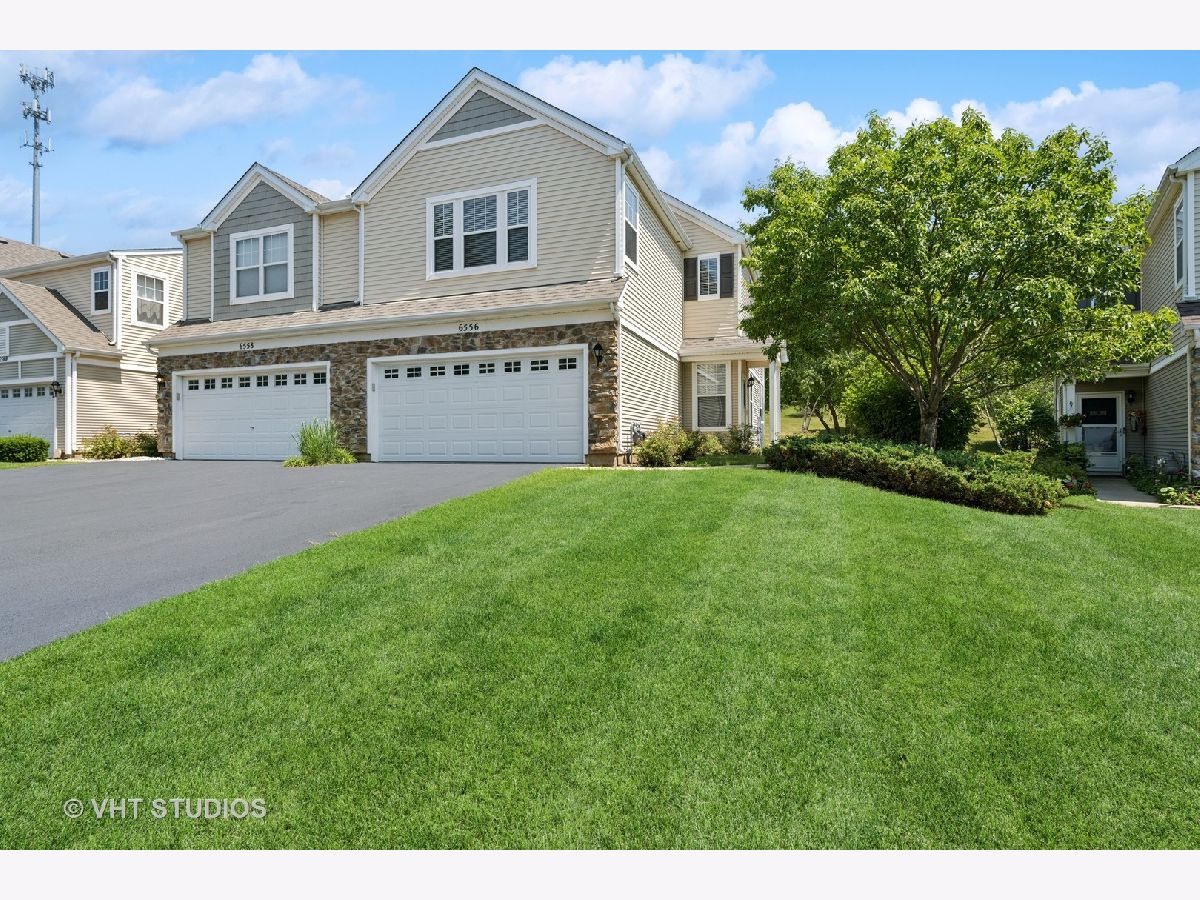 Townhomes & Condos Sold Silverstone Lake Carpentersville Illinois, 6556 Marble