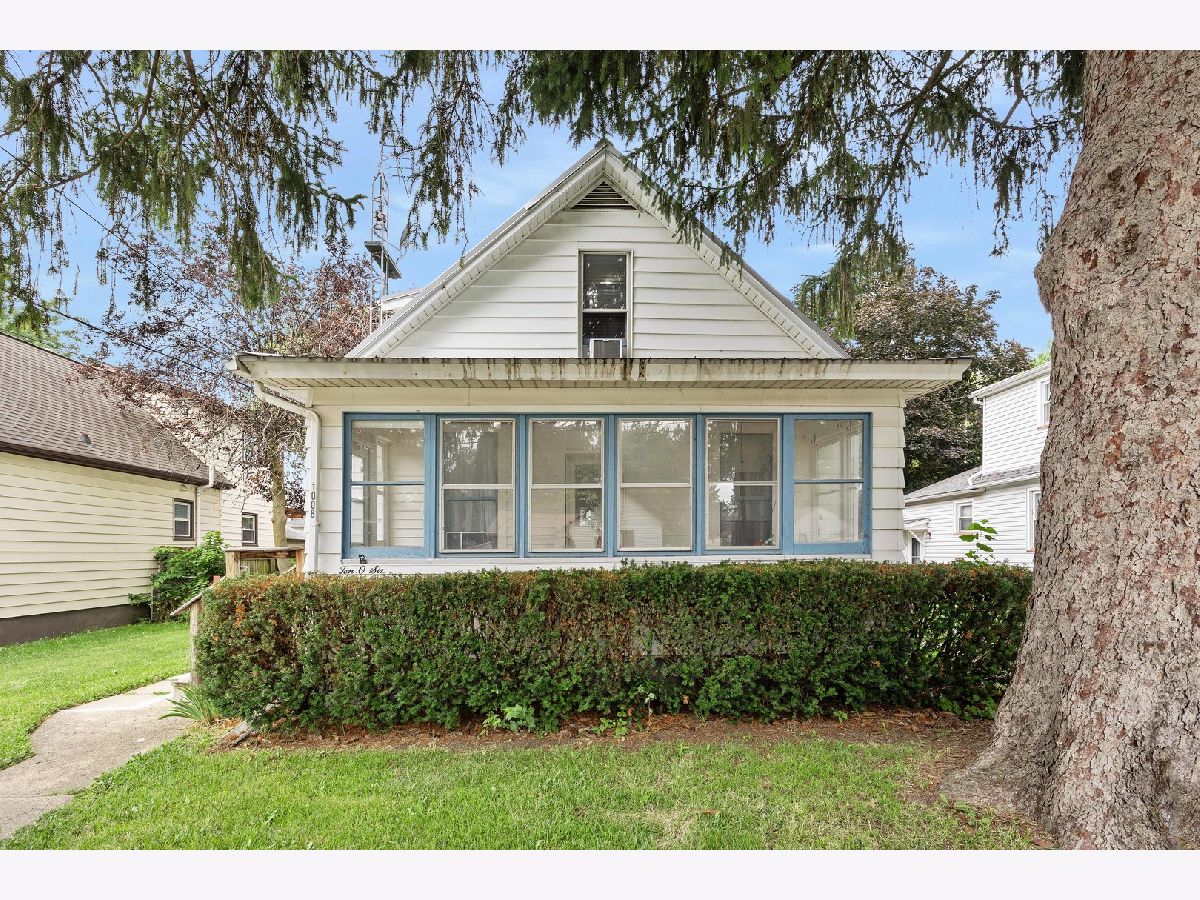  Sold Bloomington Illinois, 1006 Livingston