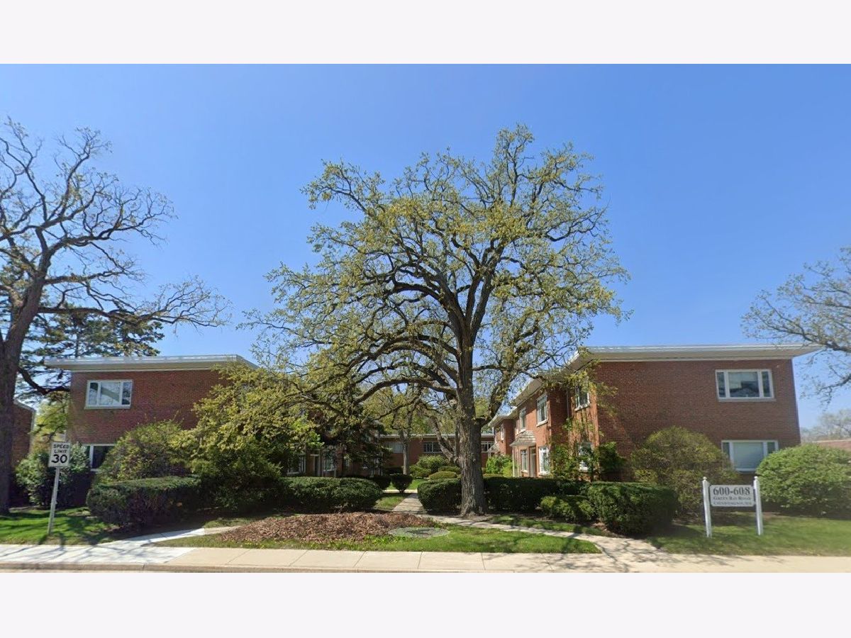 Rented Glencoe Illinois, 604 Green Bay