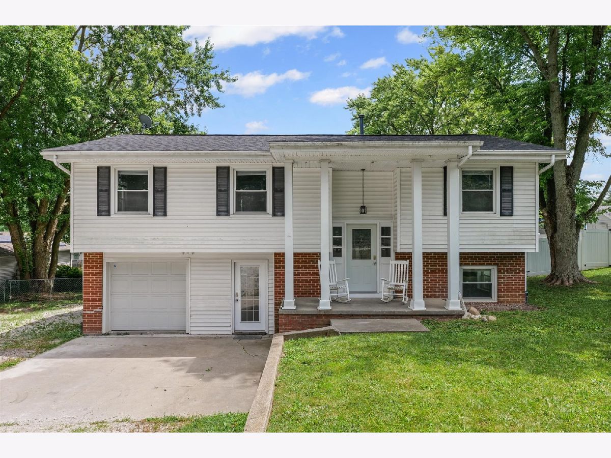  Sold Mahomet Illinois, 106 Lake Of The Woods