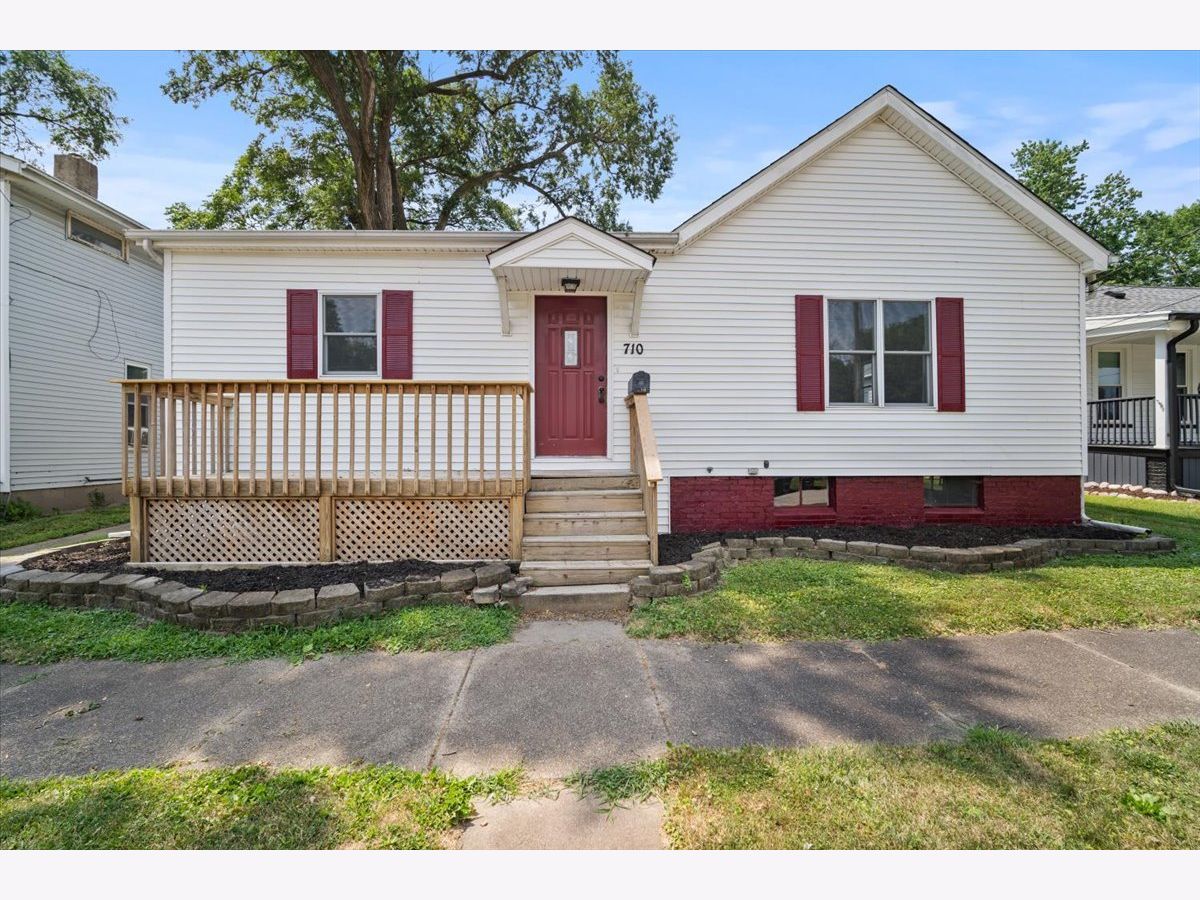  Sold Bloomington Illinois, 710 Walnut