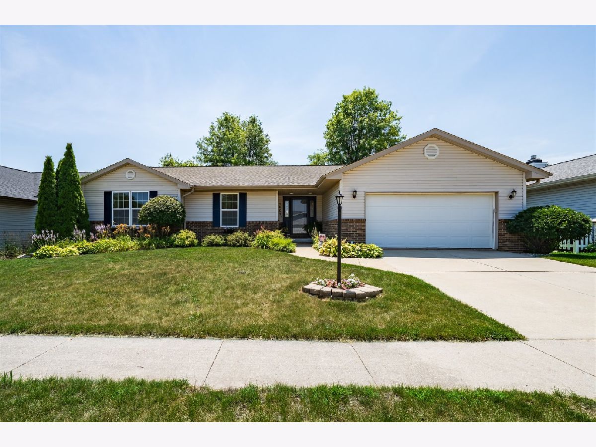 Homes & Condos & Townhomes Sold South Ridge Urbana Illinois, 1807 Trails