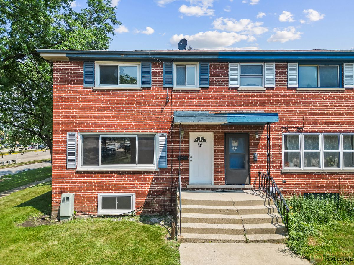 Rented Villa Park Illinois, 897 North