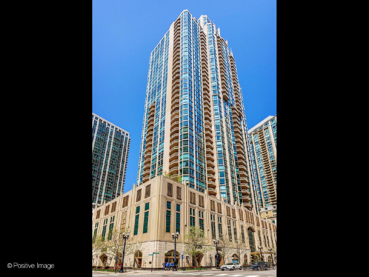 Condominiums Sold The Pinnacle Chicago Illinois, 21 Huron