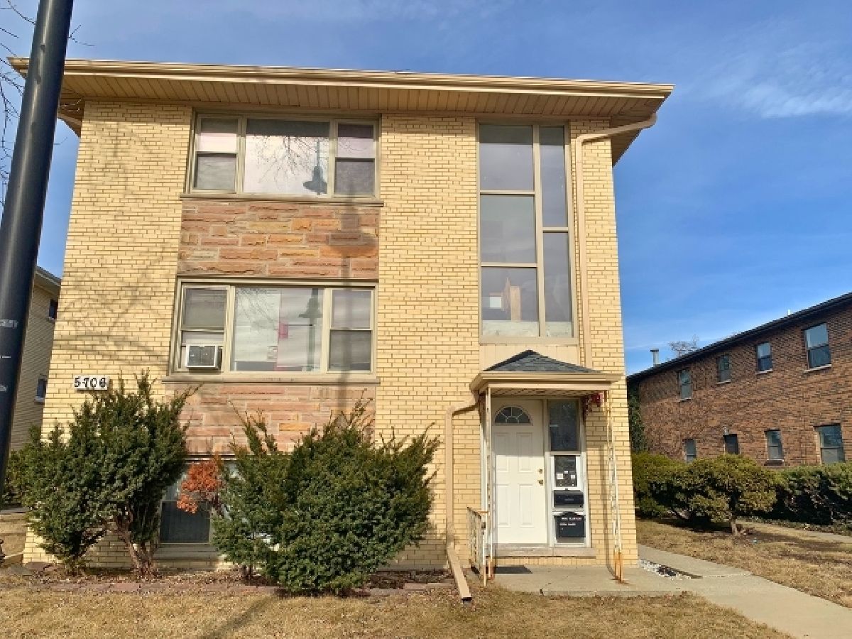  For Sale Berkeley Illinois, 5706 St. Charles Road