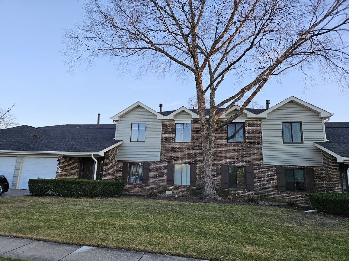  Rented Roselle Illinois, 947 Cross Creek