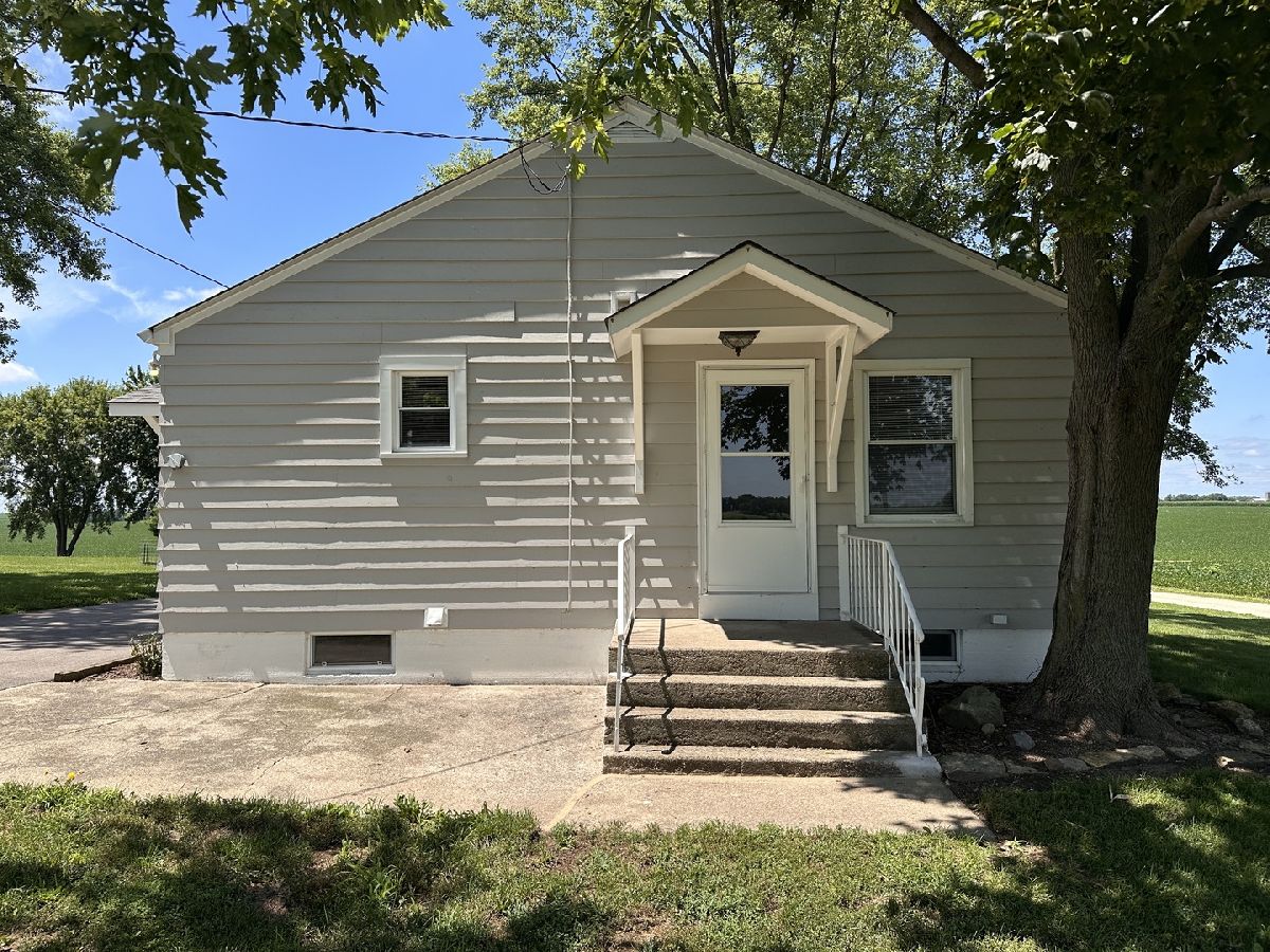  Rented Maple Park Illinois, 1N369 Schrader