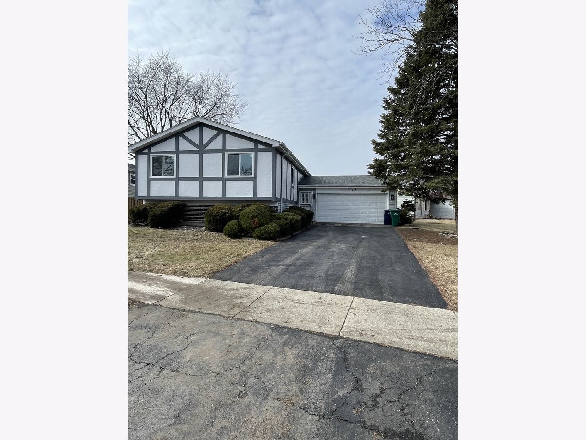 Homes For Sale Foxworth Lombard Illinois, 2100 Lloyd Avenue