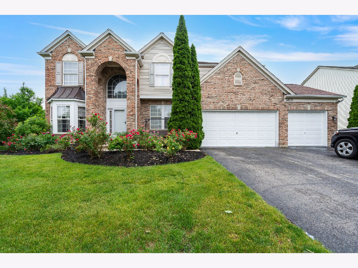 Homes & Condos & Townhomes Sold Century Trace Plainfield Illinois, 24723 Champion