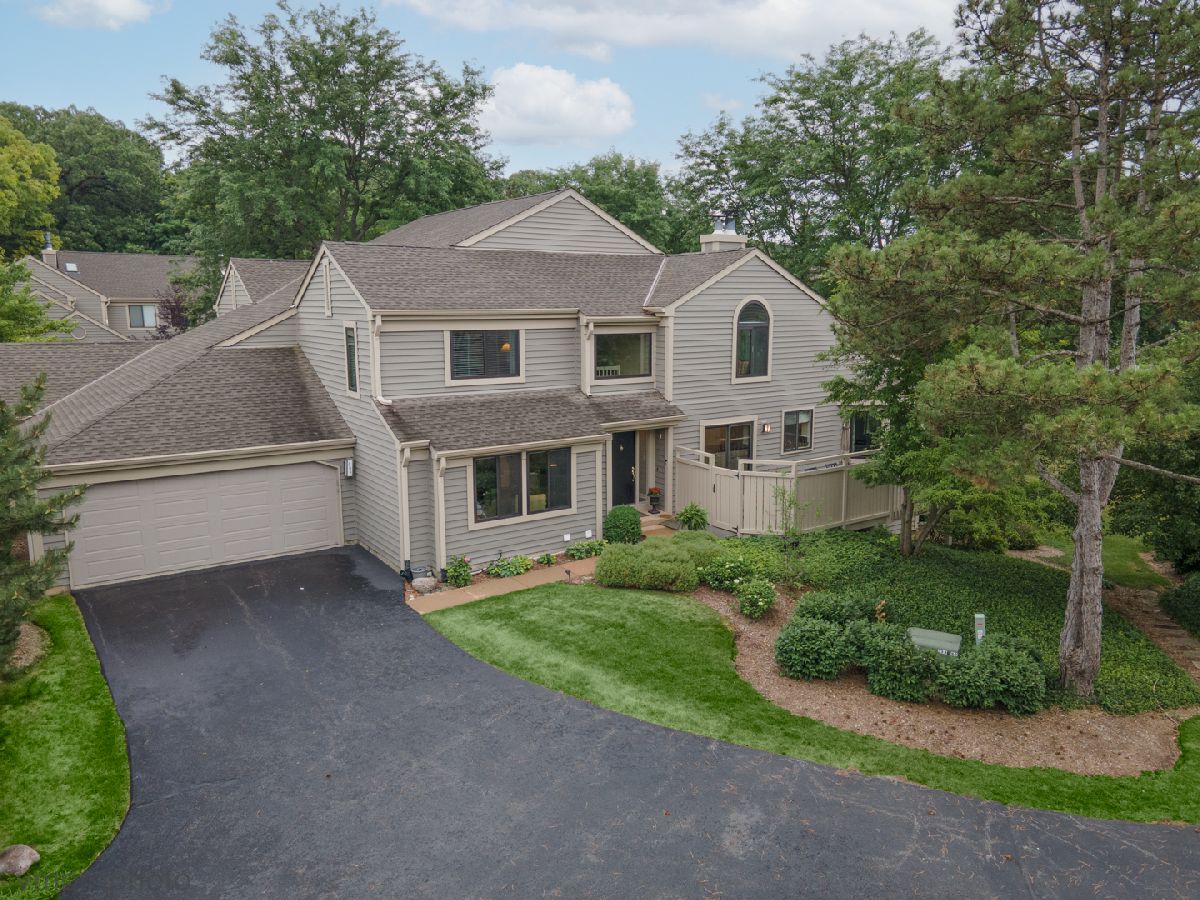  For Sale Lake Barrington Illinois, 285 Bay Court