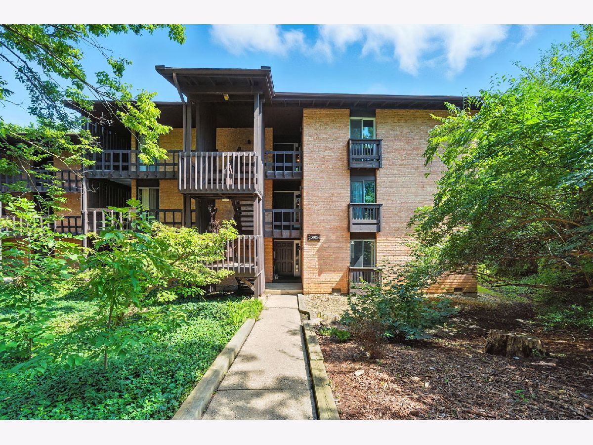  For Sale Lisle Illinois, 5605 Lakeside Drive