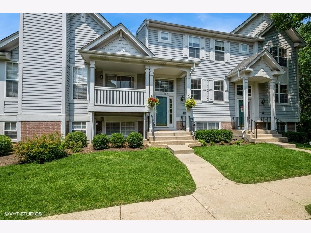 Homes & Townhomes Sold Oakwood Grayslake Illinois, 18550 Sterling