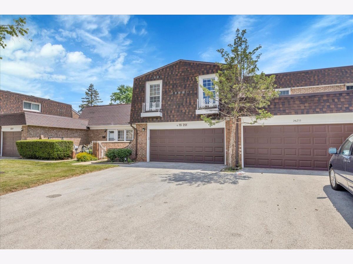 Townhomes & Condos Sold Brandywine Villa Park Illinois, 1S251 Ardmore