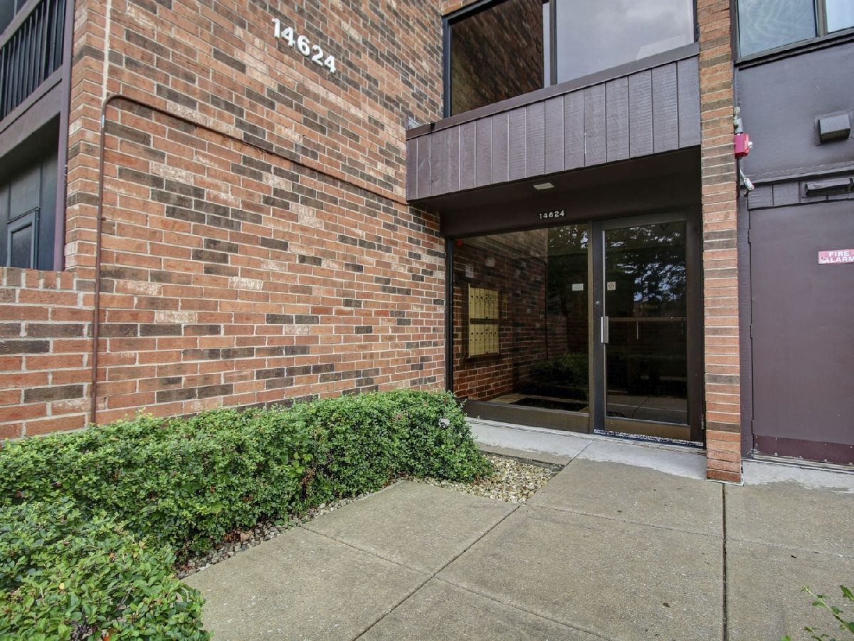 Condominiums Sold Scarborough Fare Oak Forest Illinois, 14624 Scarborough