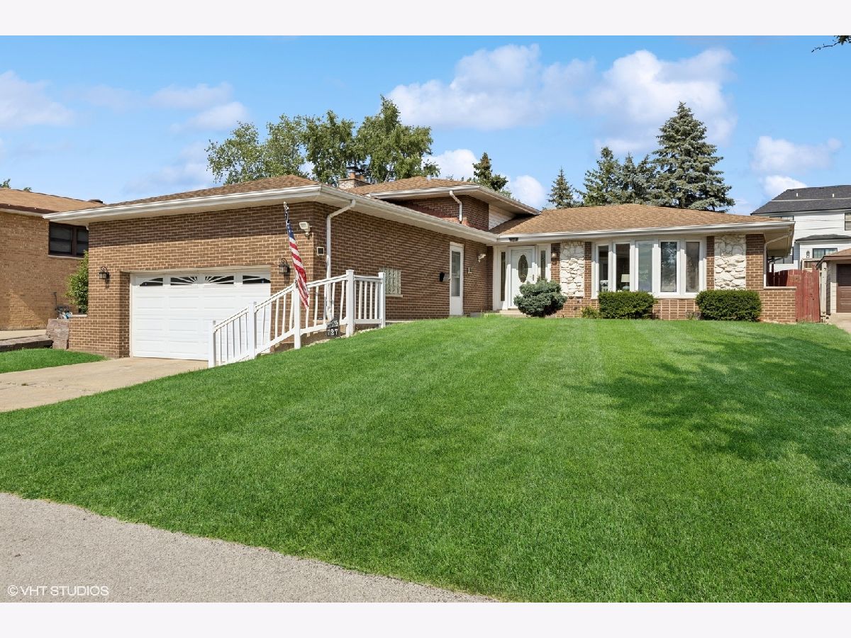  For Sale Lemont Illinois, 727 Mccarthy Street