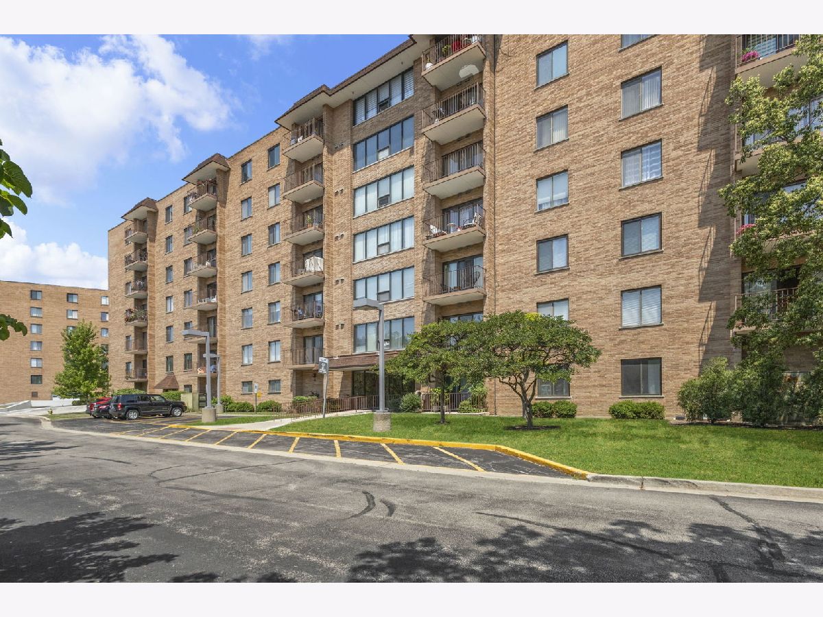 Condominiums Sold Crystal Towers Mount Prospect Illinois, 1777 Crystal
