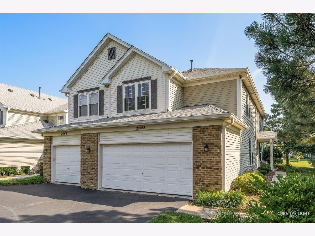 Homes & Townhomes & Condos Sold Heritage Meadows Plainfield Illinois, 24142 Pear Tree