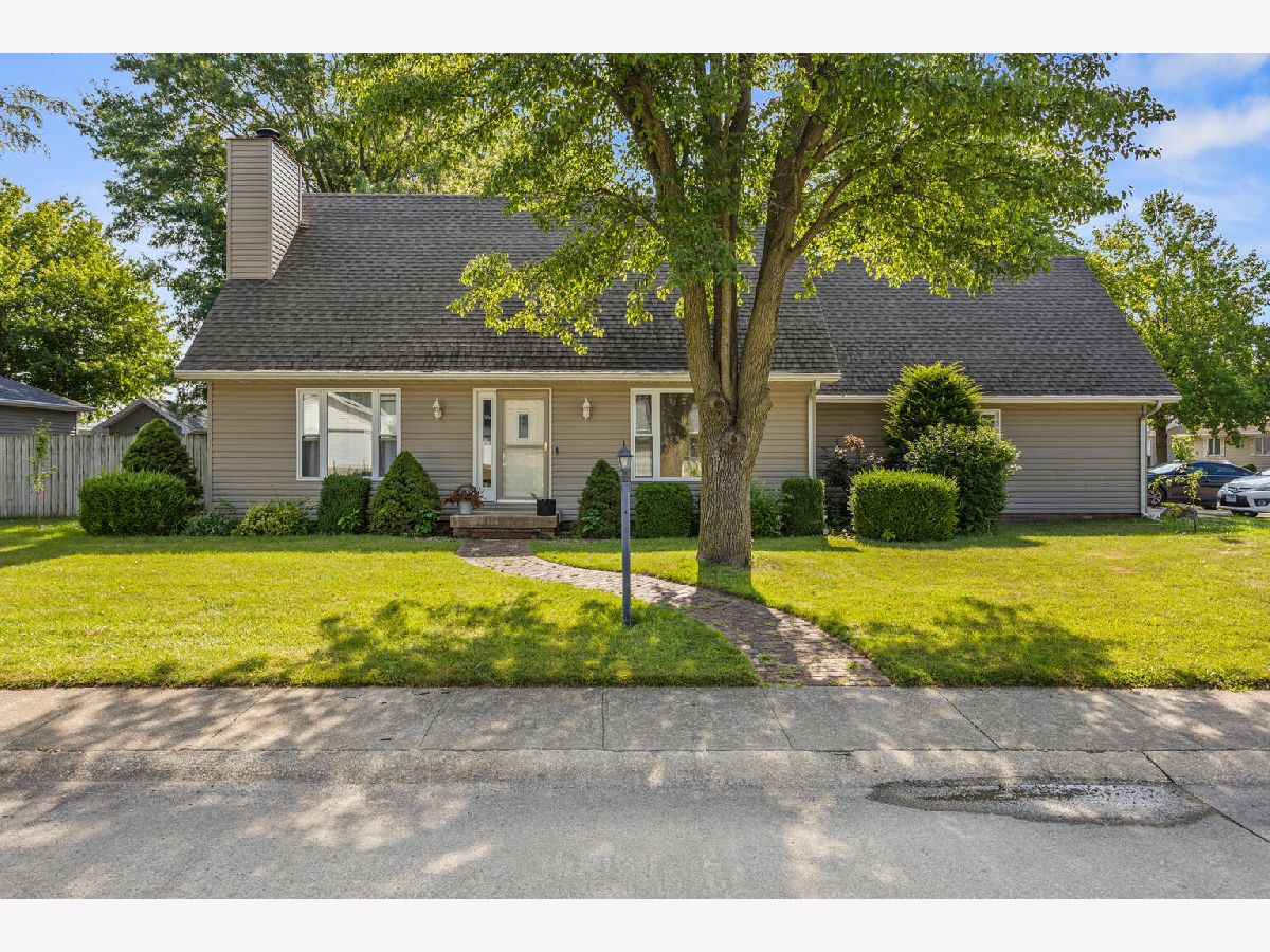  For Sale Arthur Illinois, 101 Carriage Court
