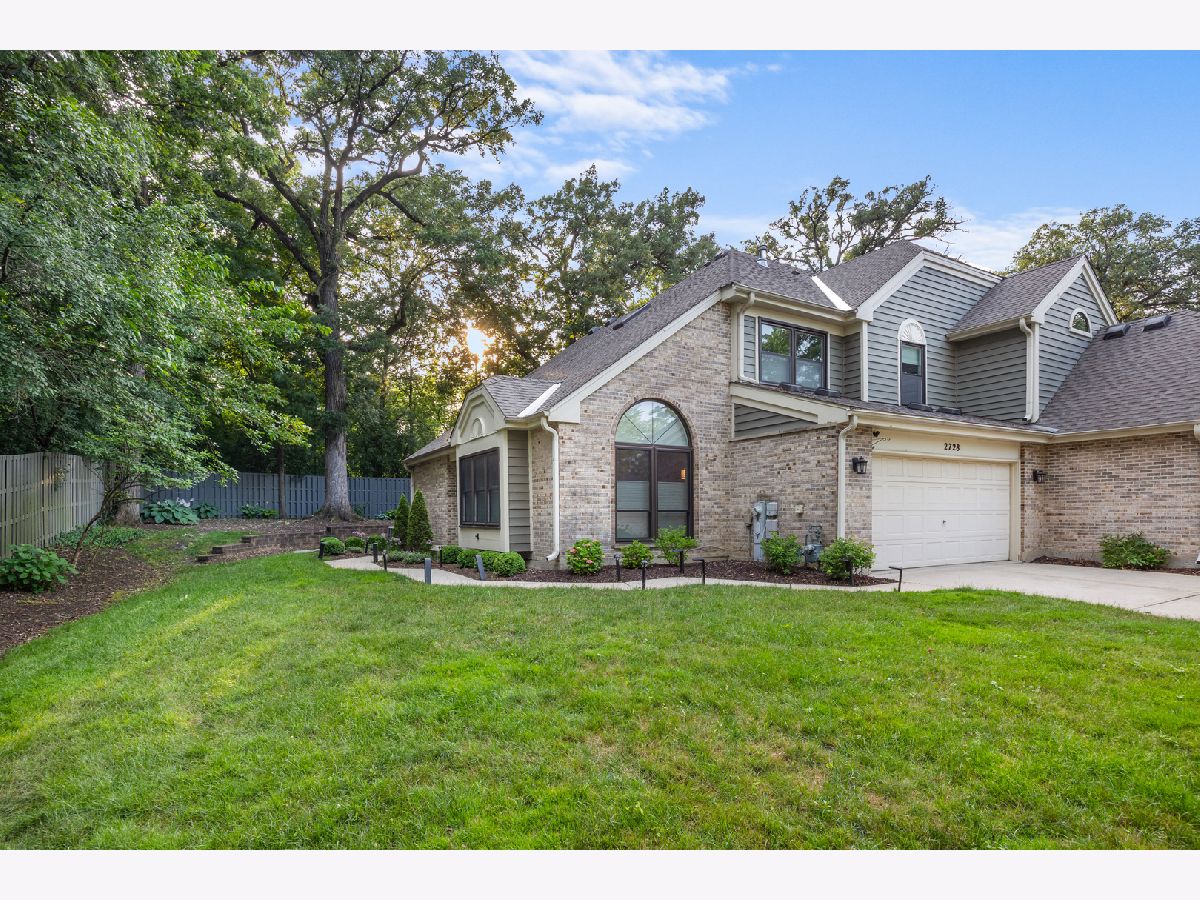 Townhomes Sold Ashley Woods Westchester Illinois, 2728 Burton