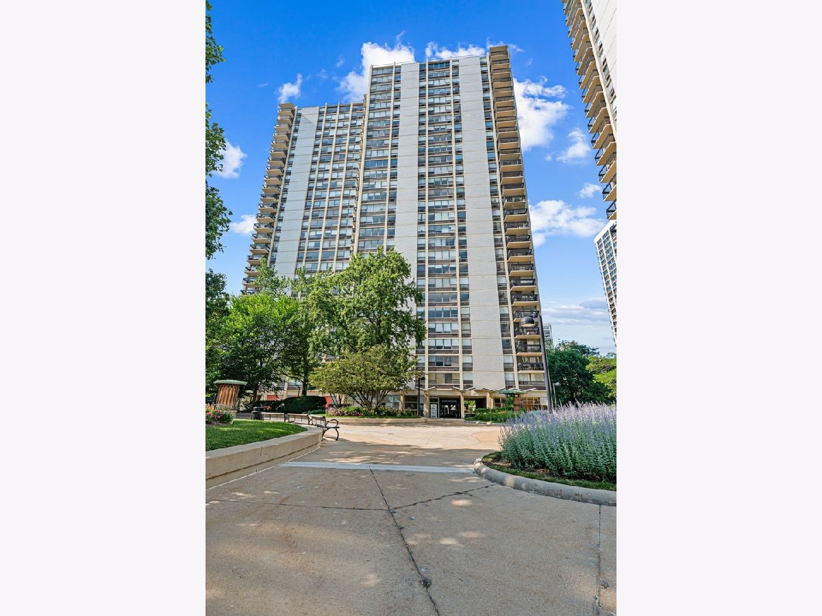  Sold Chicago Illinois, 1360 Sandburg