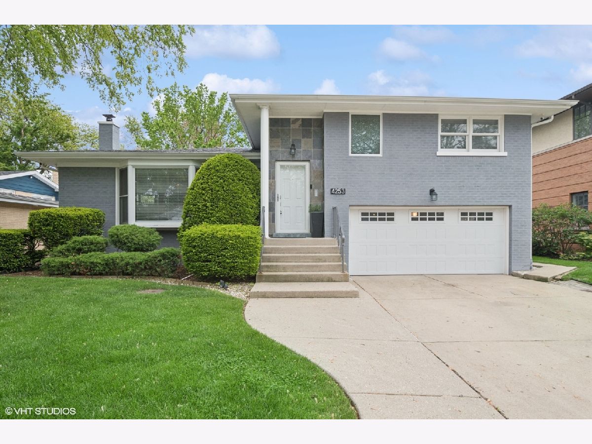 Homes & Townhomes Sold Devonshire Skokie Illinois, 4253 Grove