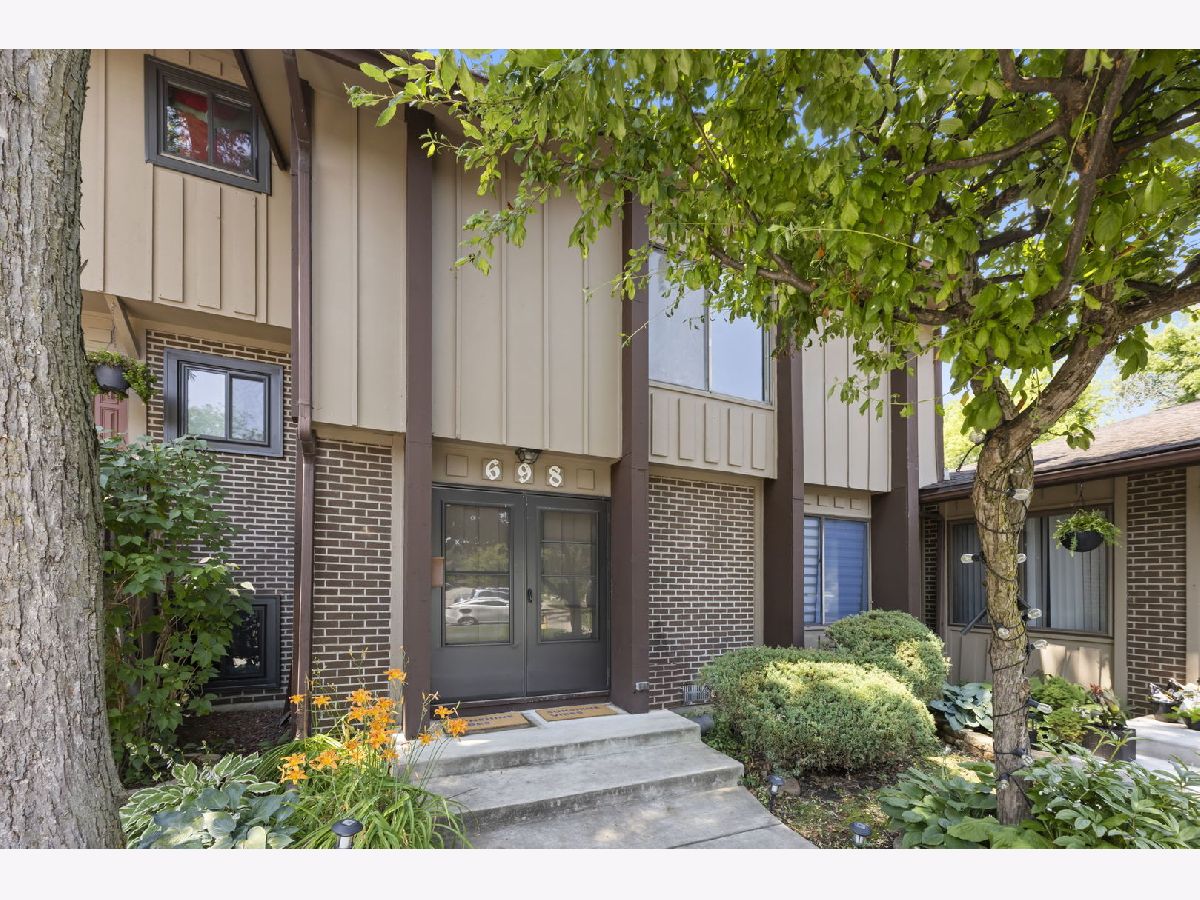 Townhomes & Condos & Homes Sold Ventura 21 Roselle Illinois, 698 Circle