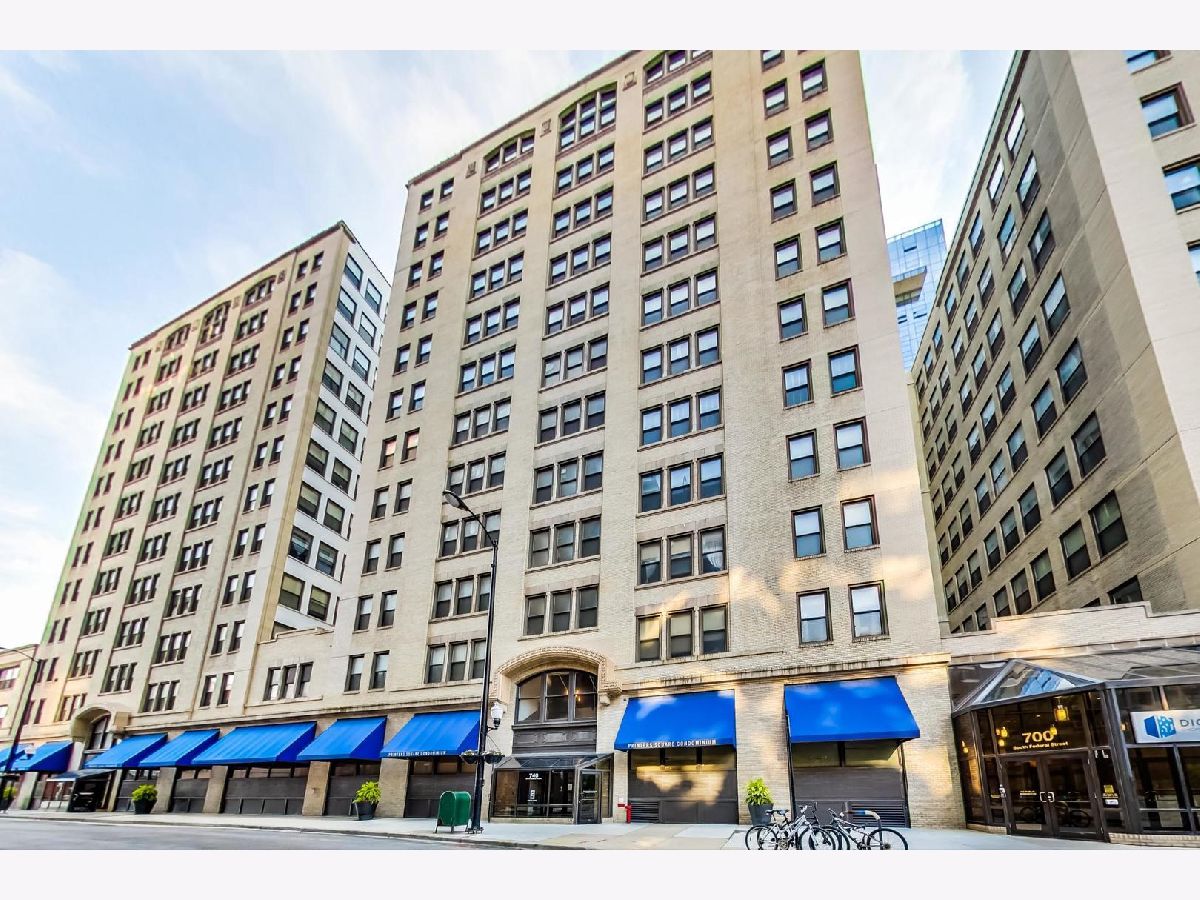 Condominiums For Sale Printers Square Chicago Illinois, 740 Federal Street