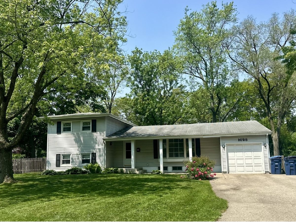  Sold Deerfield Illinois, 1028 Castlewood