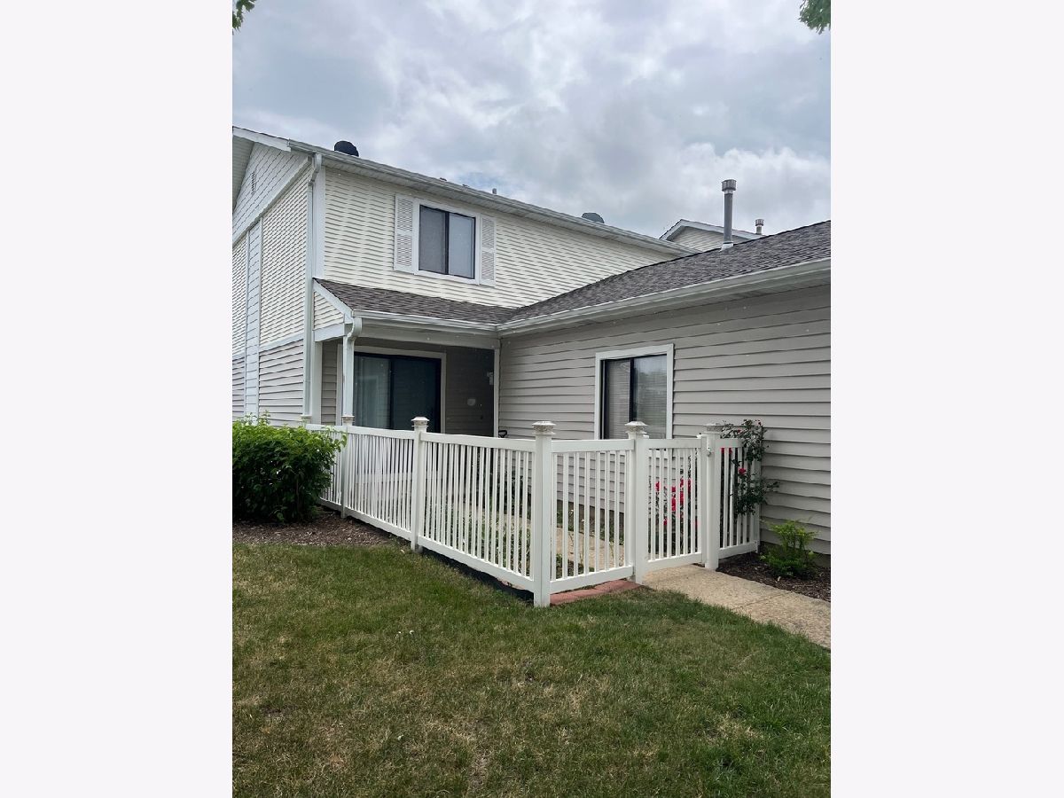 Townhomes & Condos Rented Dunbar Lakes Schaumburg Illinois, 641 Surfside