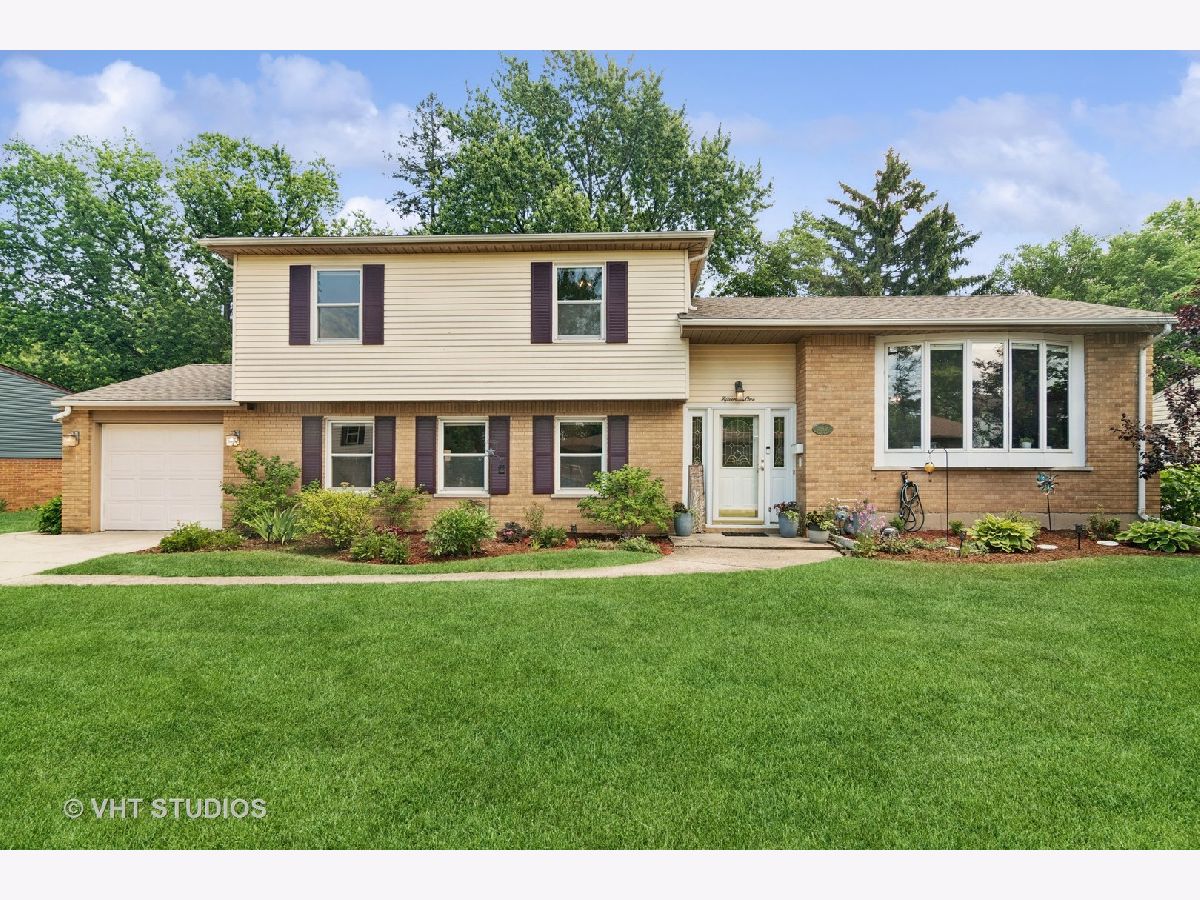 Homes Sold Winston Park Palatine Illinois, 1501 Dorothy