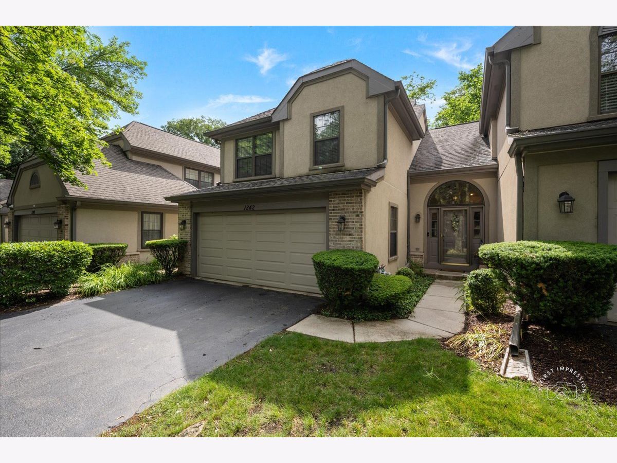 Townhomes For Sale Hobson Oaks Naperville Illinois, 1242 Hobson Oaks Drive
