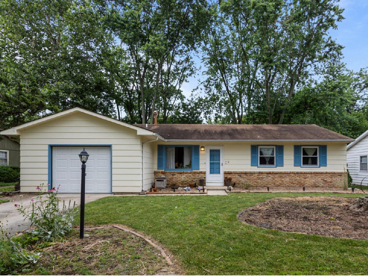 Homes & Condominiums Sold Southwood Champaign Illinois, 2305 Glenoak