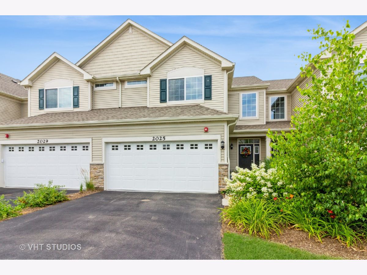  Rented Batavia Illinois, 2025 Stuttle