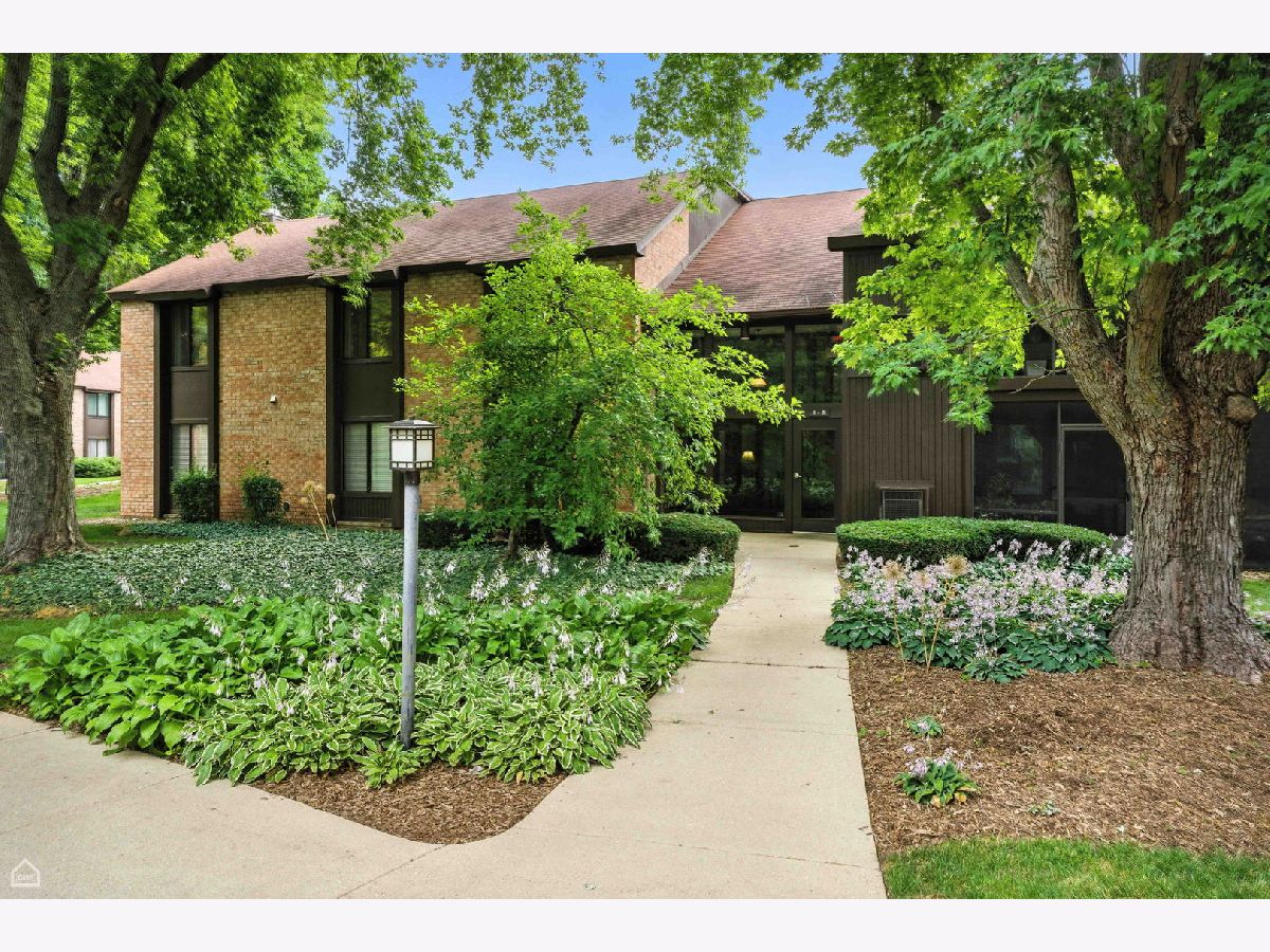 Homes & Townhomes & Condos For Sale Four Colonies Crystal Lake Illinois, 740 Saint Andrews Lane