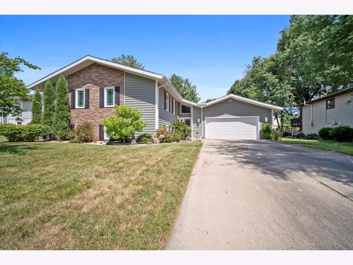  Sold Normal Illinois, 204 Collins