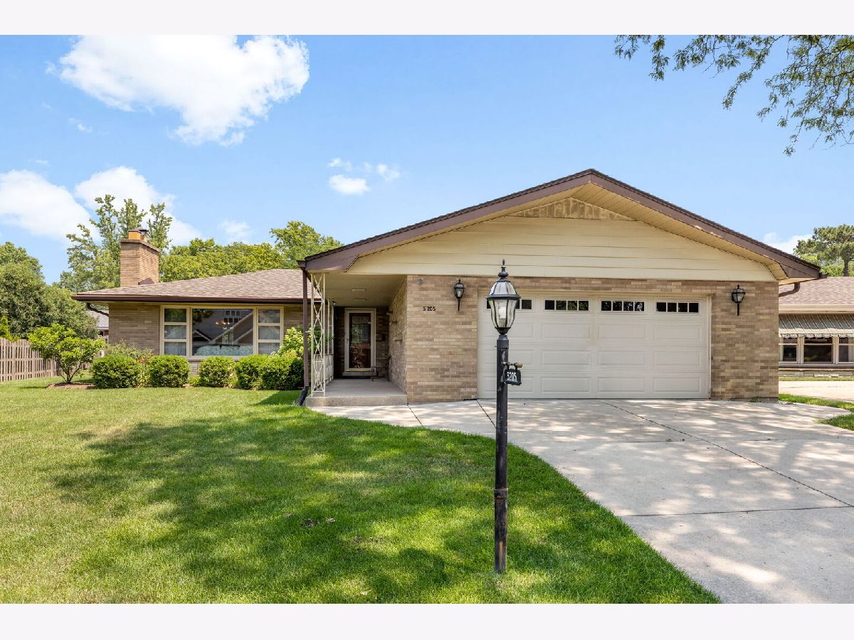  Sold Western Springs Illinois, 5205 Ellington