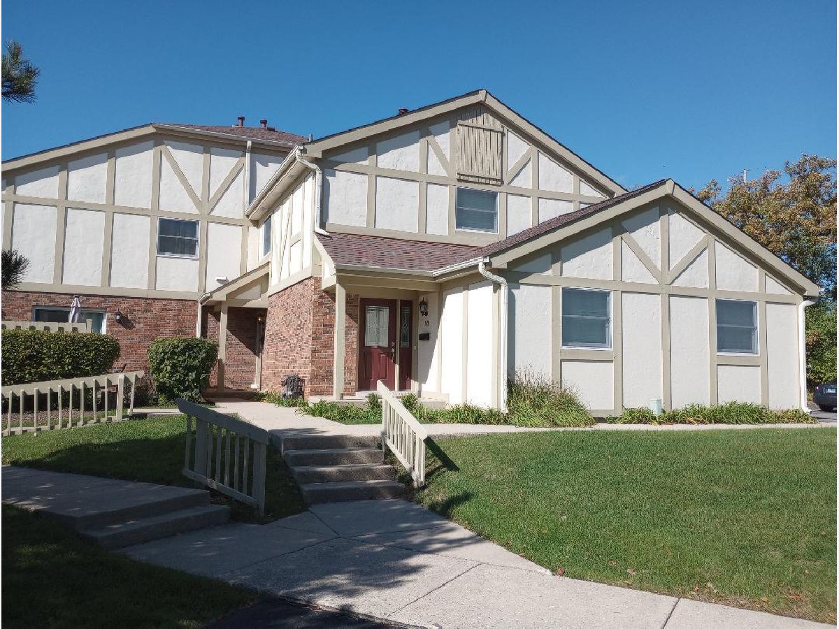  Rented Barrington Illinois, 110 Queens