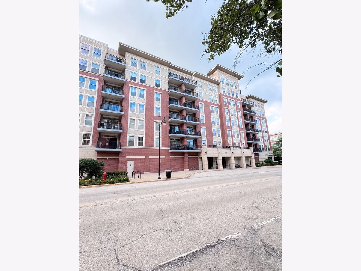 Condominiums For Sale Metropolitan Square Des Plaines Illinois, 656 Pearson Street