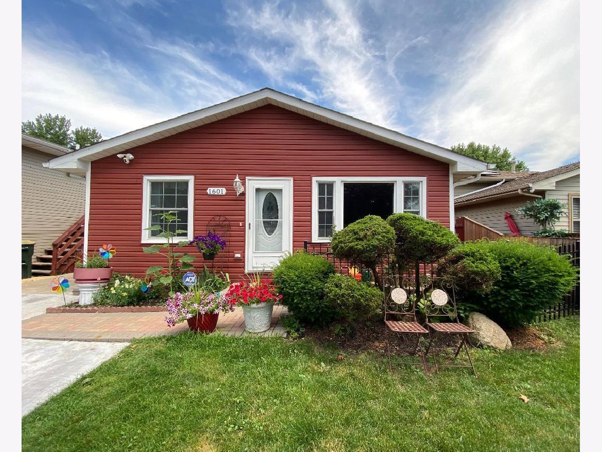  Sold Round Lake Beach Illinois, 1601 Cherokee