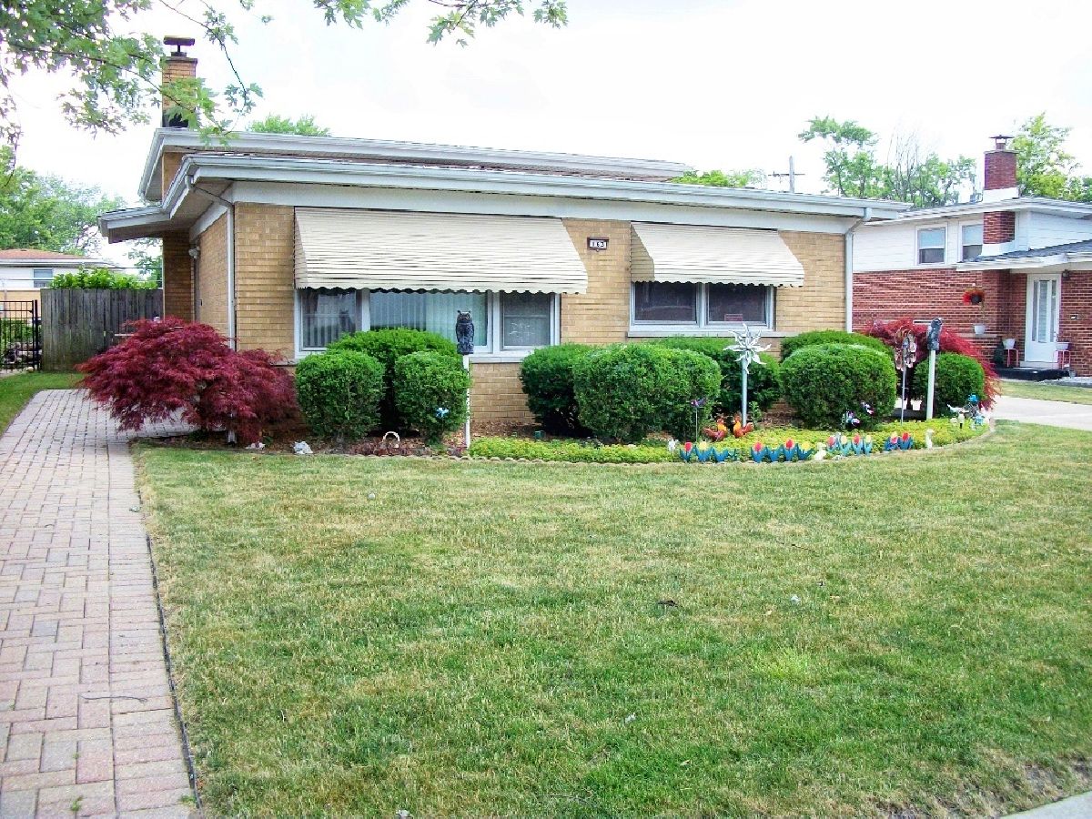 Homes For Sale Olympia Highlands Chicago Heights Illinois, 163 Hawthorne Lane