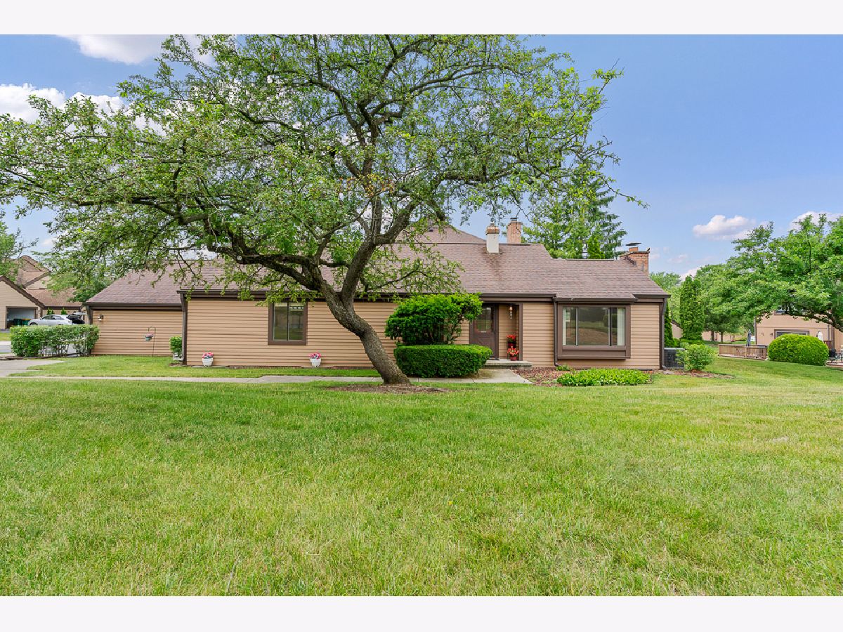 Townhomes & Homes Sold The Crossings Buffalo Grove Illinois, 1581 Anderson