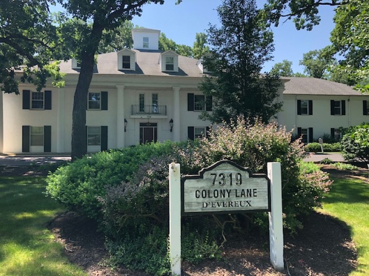 Homes & Condominiums Rented Prestwick Country Club Frankfort Illinois, 7319 Colony