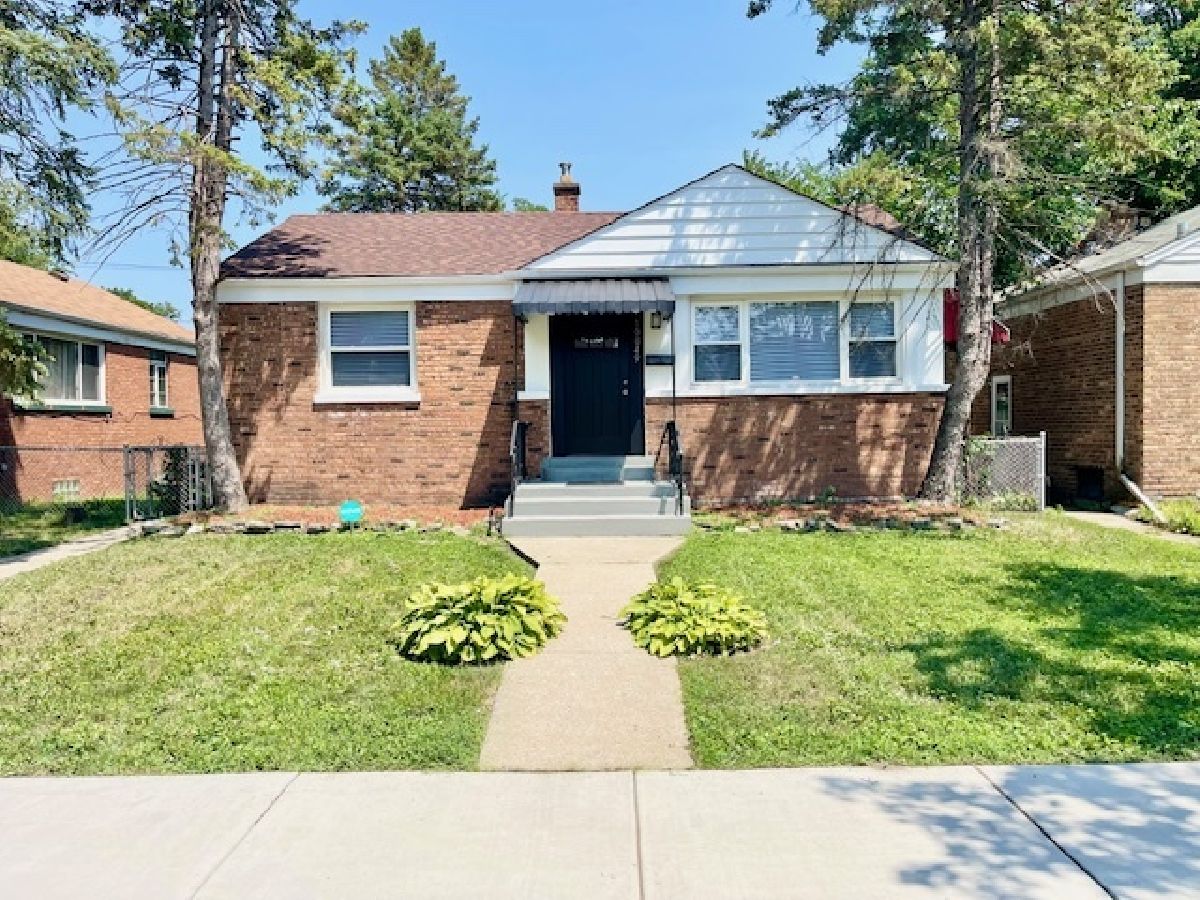  Sold Chicago Illinois, 10049 Calhoun