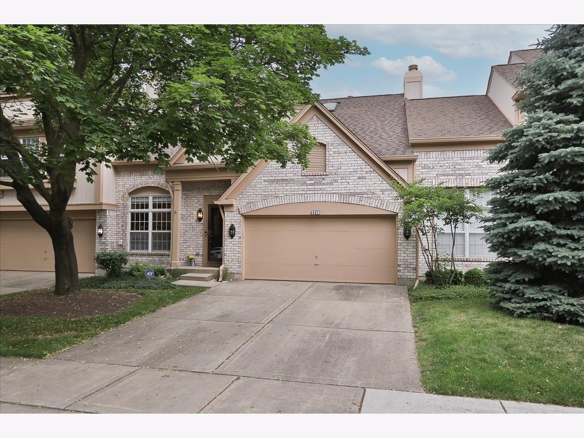 Townhomes Sold Cherbourg Buffalo Grove Illinois, 602 Cherbourg